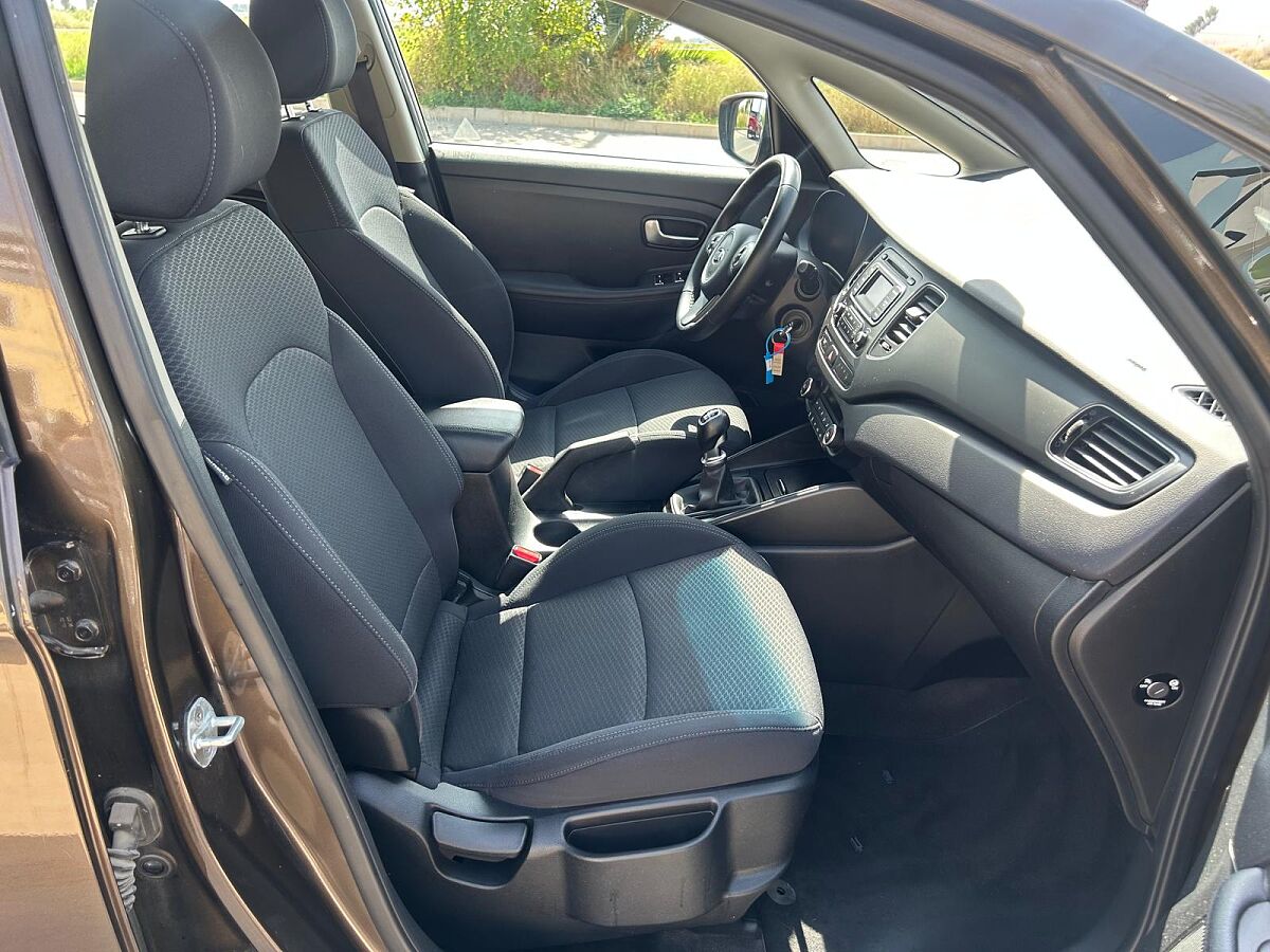 KIA CARENS CONCEPT 1.7 VGT CRDI SPANISH LHD IN SPAIN ONLY 65000 MILES SUPER 2019